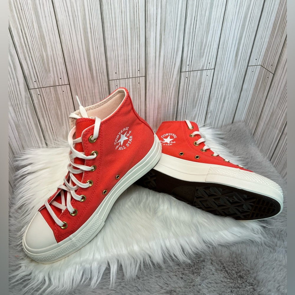 Converse Chuck Taylor Lift HI in Watermelon Slushy. NWT.